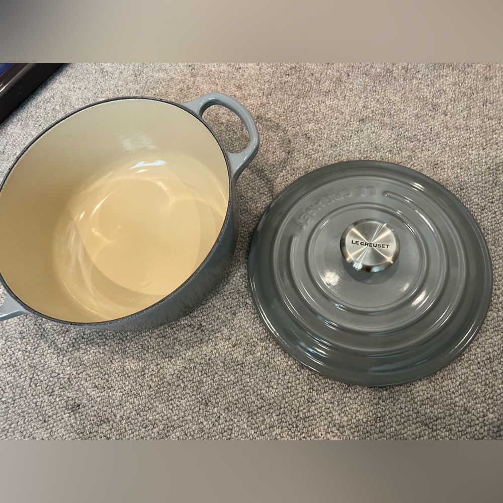 Le Creuset Enamelled Cast Iron - Mist Grey !